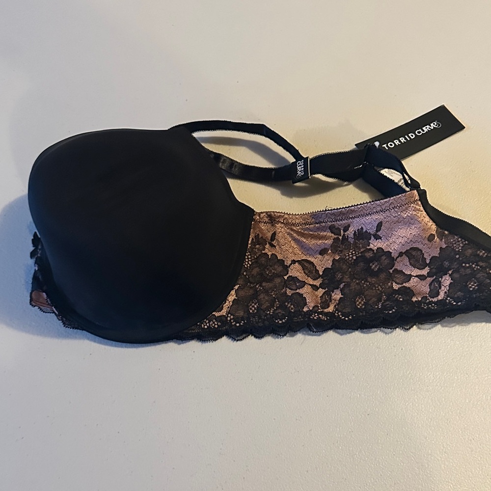 Torrid Black and Cream Floral Lace Bra